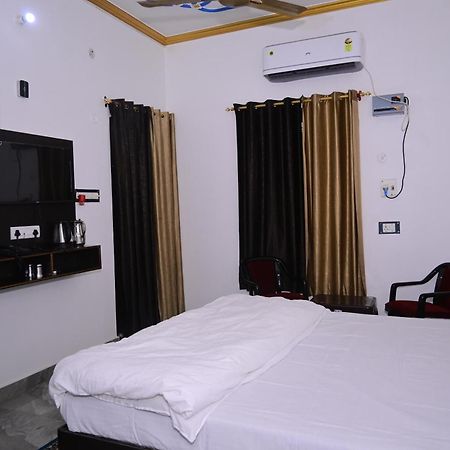 Shri Narayanam Guest House And Home Stay Ayodhya Kültér fotó