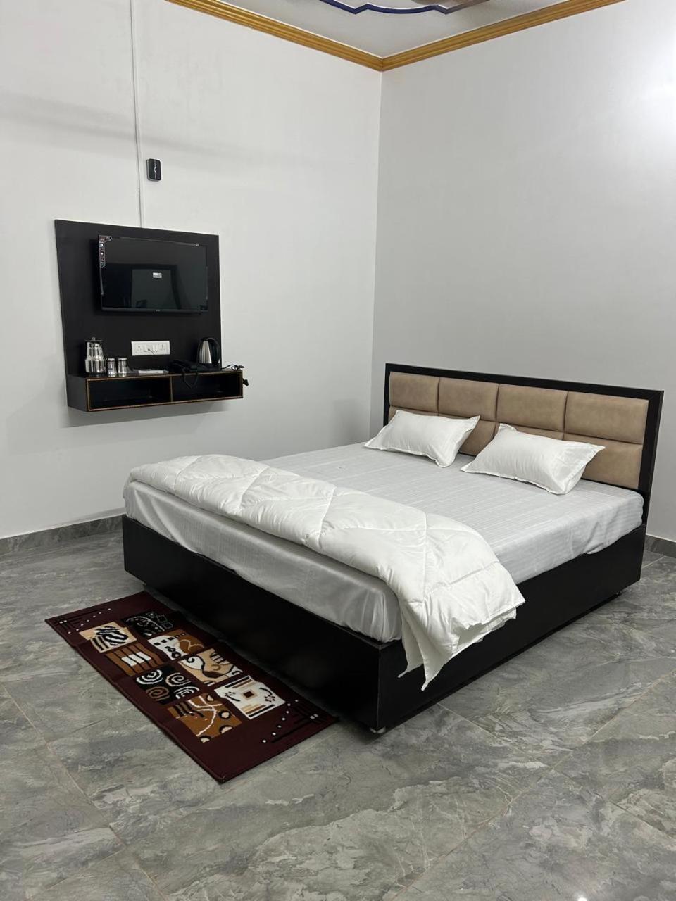 Shri Narayanam Guest House And Home Stay Ayodhya Kültér fotó