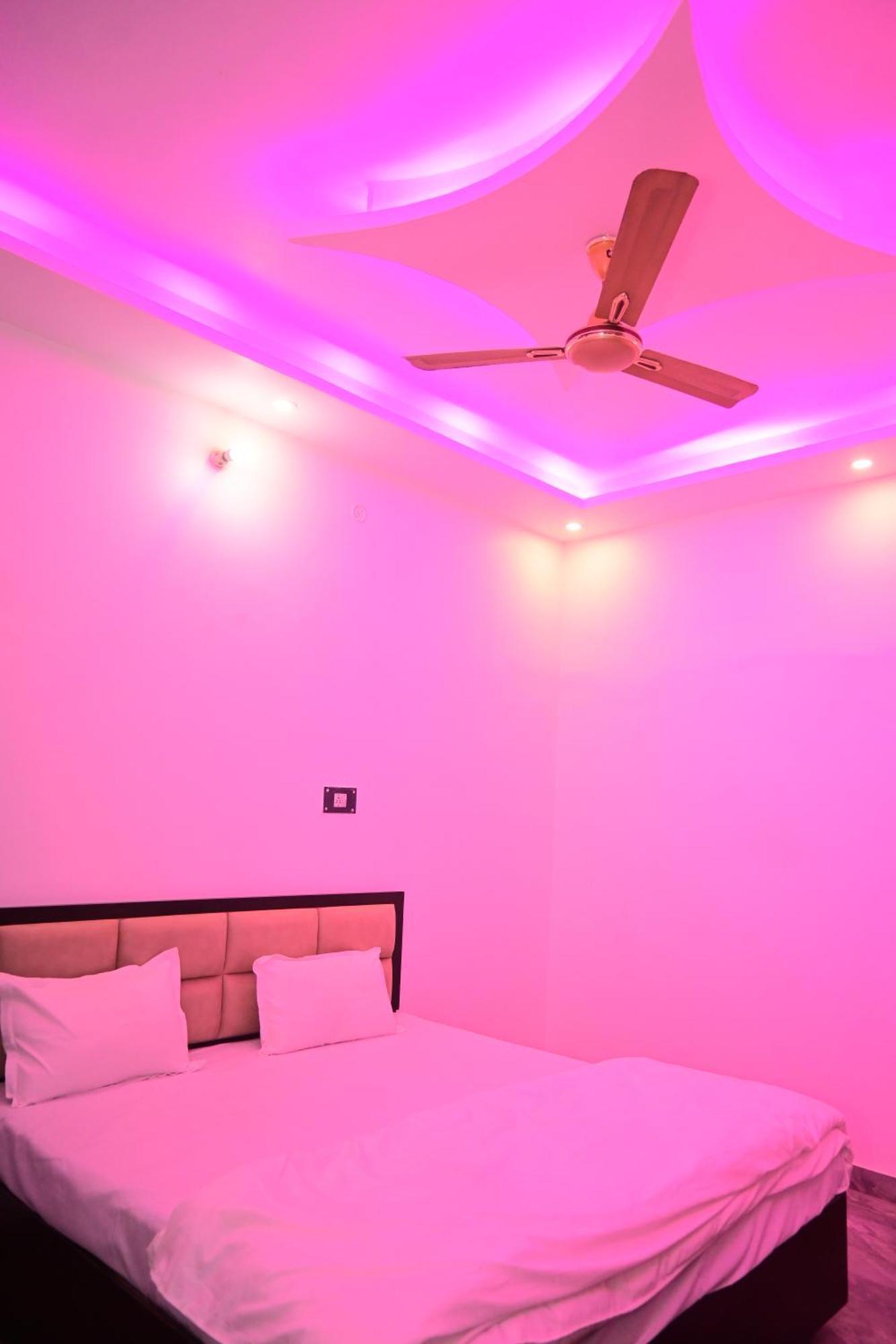 Shri Narayanam Guest House And Home Stay Ayodhya Kültér fotó